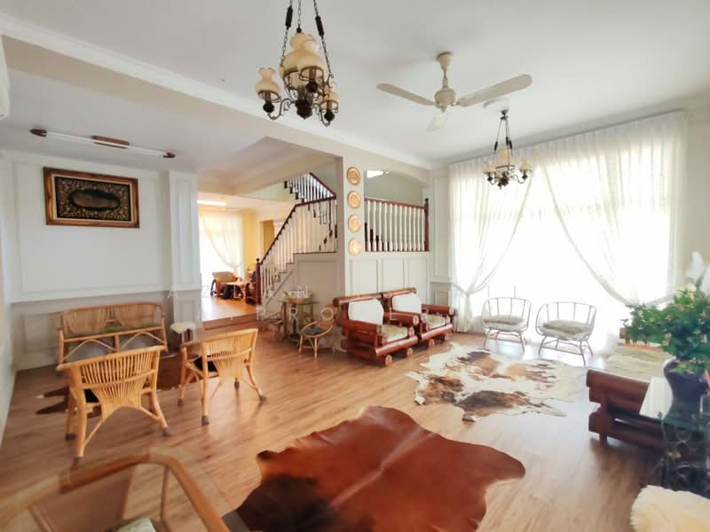 Banglo Pautan untuk Dijual di Taman Putri Kulai (Kulai) - Azlan Ismail aiproperty - Living Room - PropertyGuru.com.my