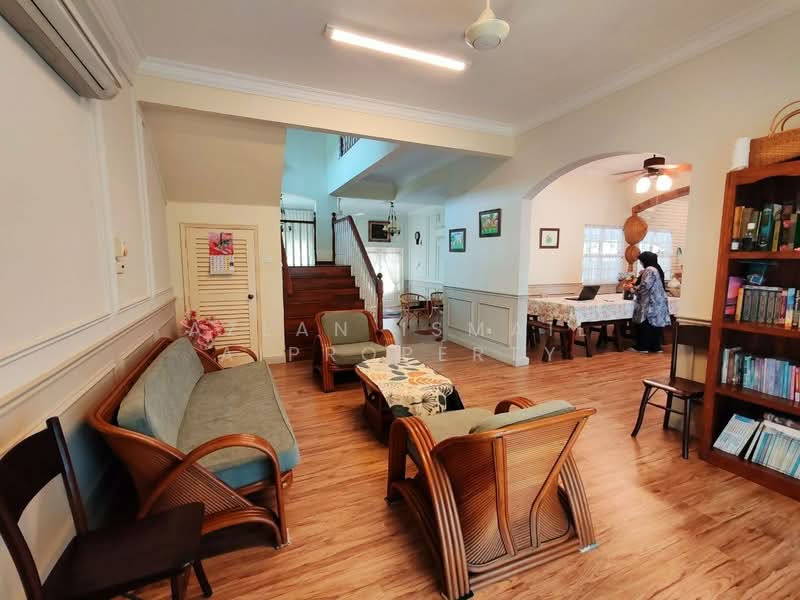 Banglo Pautan untuk Dijual di Taman Putri Kulai (Kulai) - Azlan Ismail aiproperty - Living Room - PropertyGuru.com.my