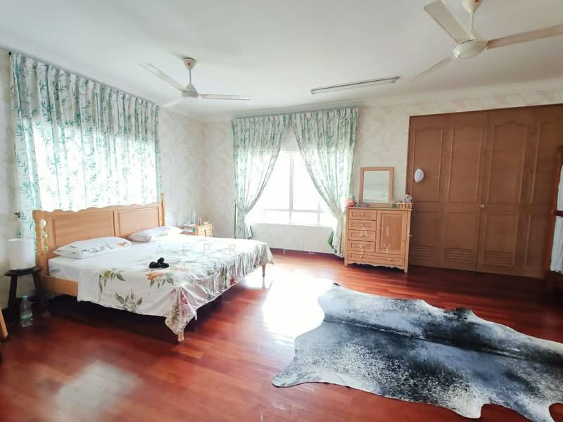 Banglo Pautan untuk Dijual di Taman Putri Kulai (Kulai) - Azlan Ismail aiproperty - Bedroom - PropertyGuru.com.my