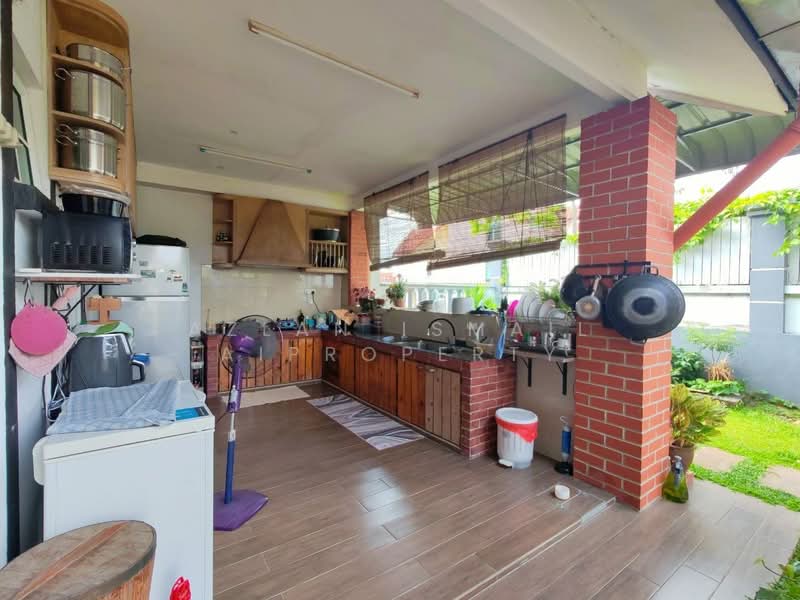 Banglo Pautan untuk Dijual di Taman Putri Kulai (Kulai) - Azlan Ismail aiproperty - Kitchen - PropertyGuru.com.my
