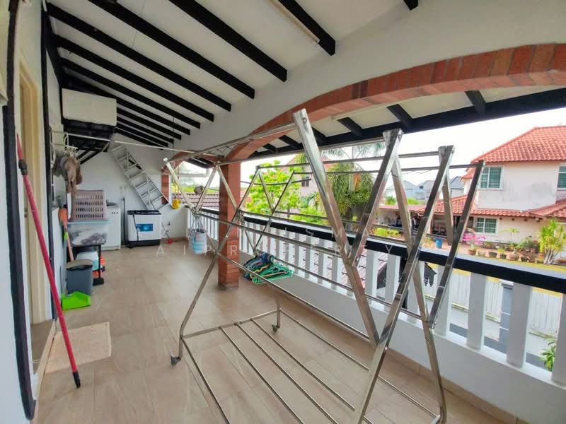 Banglo Pautan untuk Dijual di Taman Putri Kulai (Kulai) - Azlan Ismail aiproperty - Balcony - PropertyGuru.com.my