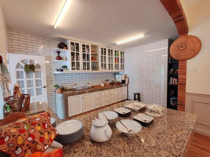 Banglo Pautan untuk Dijual di Taman Putri Kulai (Kulai) - Azlan Ismail aiproperty - Kitchen - PropertyGuru.com.my