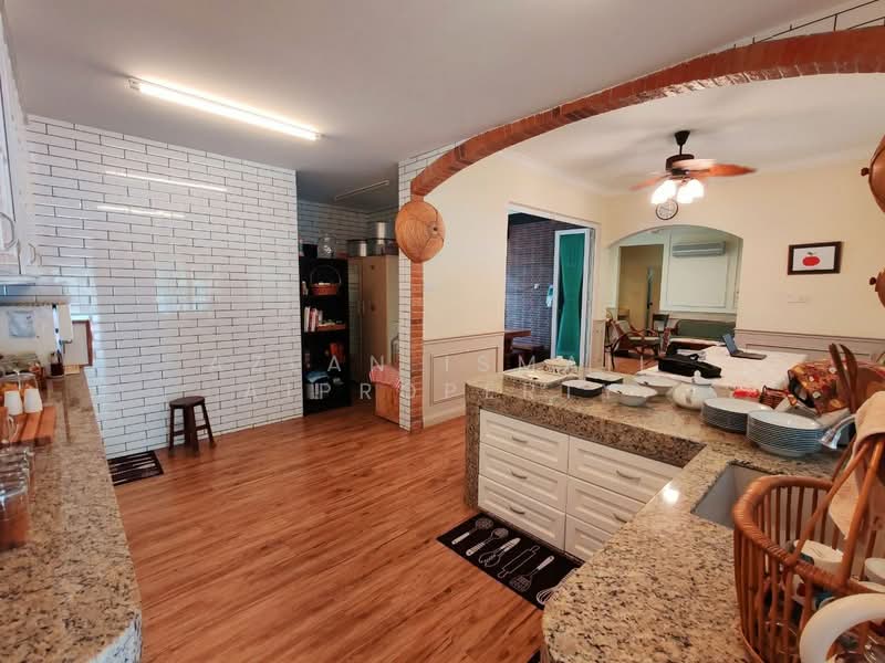 Banglo Pautan untuk Dijual di Taman Putri Kulai (Kulai) - Azlan Ismail aiproperty - Kitchen - PropertyGuru.com.my