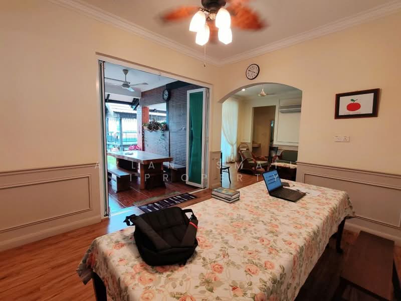 Banglo Pautan untuk Dijual di Taman Putri Kulai (Kulai) - Azlan Ismail aiproperty - Dining Room - PropertyGuru.com.my