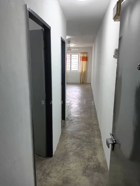 Rumah Flat untuk Disewa di Lestari Apartment - Sam Yee - Corridor - PropertyGuru.com.my