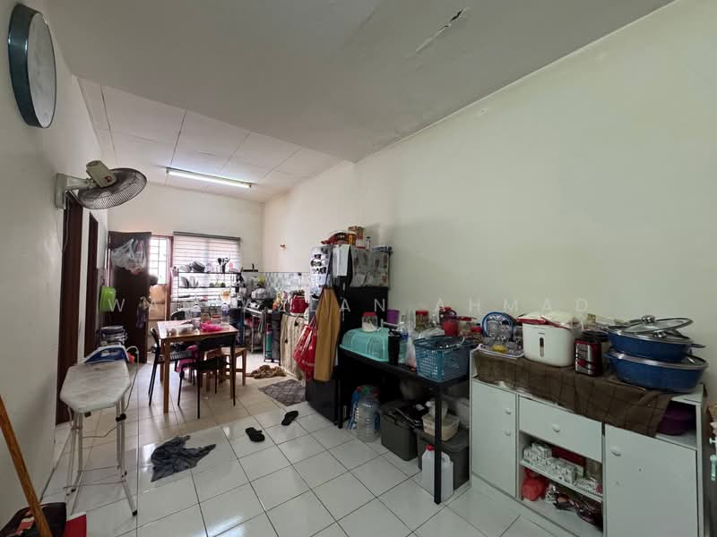 1-storey Terraced House for Sale in Seksyen 30 (Shah Alam) - Wan Azlan Ahmad - PropertyGuru.com.my