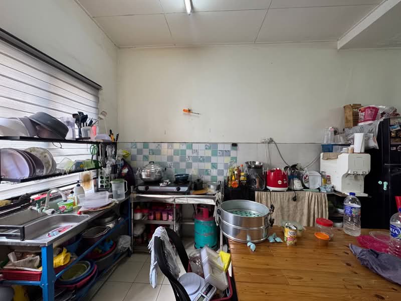 1-storey Terraced House for Sale in Seksyen 30 (Shah Alam) - Wan Azlan Ahmad - PropertyGuru.com.my