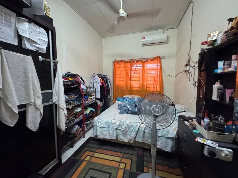 1-storey Terraced House for Sale in Seksyen 30 (Shah Alam) - Wan Azlan Ahmad - PropertyGuru.com.my