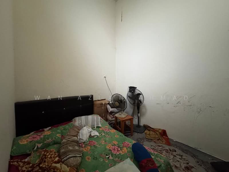 1-storey Terraced House for Sale in Seksyen 30 (Shah Alam) - Wan Azlan Ahmad - PropertyGuru.com.my