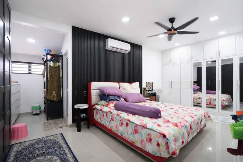 Untuk Dijual - Lembah Keramat