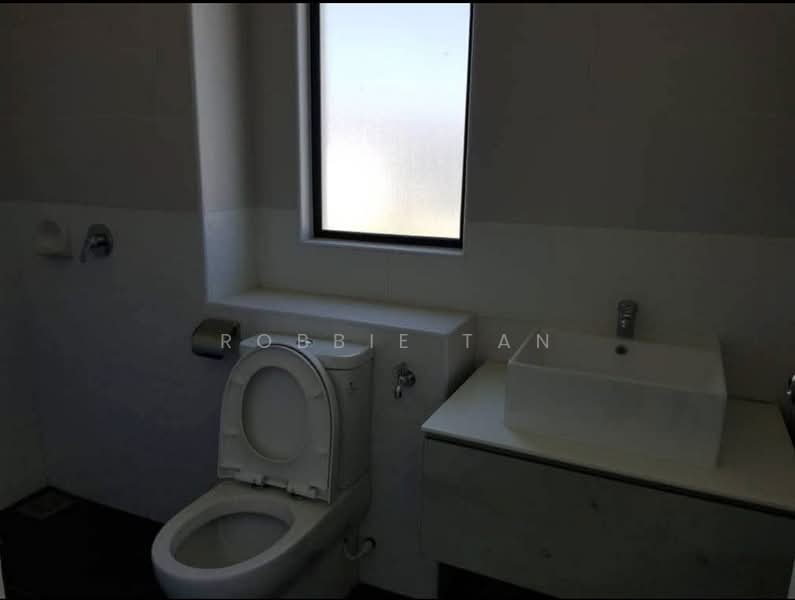 Terraced House for Rent in Kota Masai (Pasir Gudang) - Robbie Tan - Bathroom - PropertyGuru.com.my