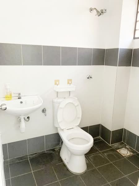 Rumah Teres 2 Tingkat untuk Dijual di Semenyih (Selangor) - Elvin Chooi - Bathroom - PropertyGuru.com.my