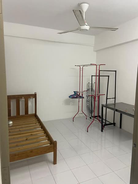 Apartment for Sale at Pangsapuri Pulai Mutiara - Azlan Ismail aiproperty - Bedroom - PropertyGuru.com.my
