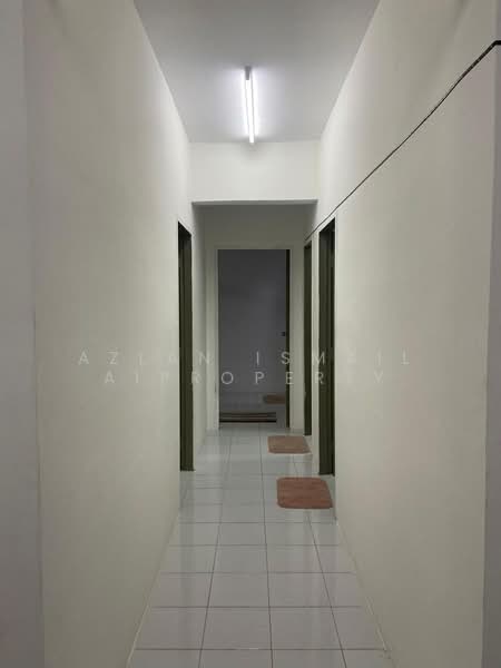 Apartment for Sale at Pangsapuri Pulai Mutiara - Azlan Ismail aiproperty - Corridor - PropertyGuru.com.my