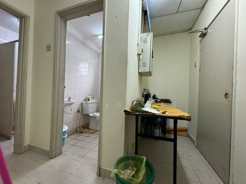 Kedai / Pejabat untuk Dijual di Taman Maluri (Cheras) - Leedeon Tan - Bathroom - PropertyGuru.com.my