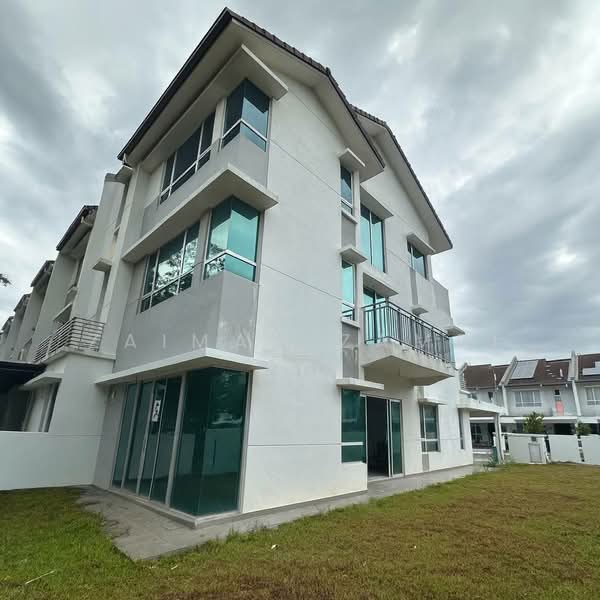 3-storey Terraced House for Sale in Bandar Tropicana Aman (Telok Panglima Garang) - Zaimah Zamri - Exterior - PropertyGuru.com.my