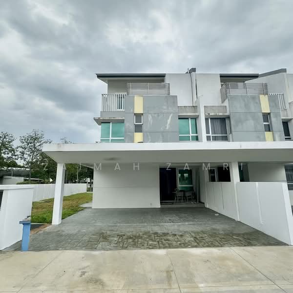 3-storey Terraced House for Sale in Bandar Tropicana Aman (Telok Panglima Garang) - Zaimah Zamri - Exterior - PropertyGuru.com.my