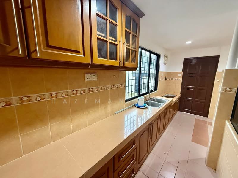 1.5-storey Terraced House for Sale in Usj 2 (Subang Jaya) - Hazeman Omar - Kitchen - PropertyGuru.com.my