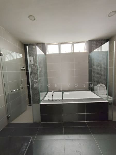 Rumah Teres 3 Tingkat untuk Disewa di Taman Nusa Sentral (Iskandar Puteri (Nusajaya)) - Janice Yong - Bathroom - PropertyGuru.com.my