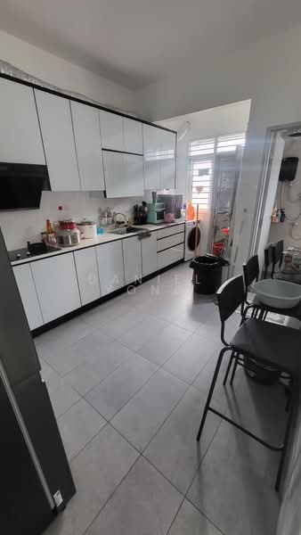 2-storey Terraced House for Sale in Bandar Indahpura (Kulai) - Daniel Yong - Kitchen - PropertyGuru.com.my