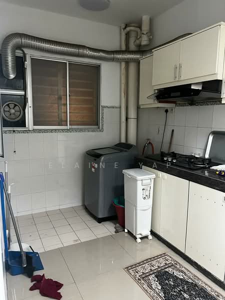 Kondominium untuk Dijual di Casa Idaman - Elaine Yap - Kitchen - PropertyGuru.com.my