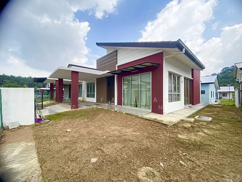 Semi-Detached House for Sale in Shah Alam (Selangor) - NORFADILAH ZAINUDDIN - Exterior - PropertyGuru.com.my