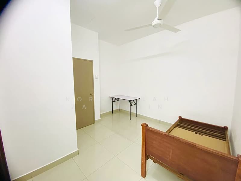 Semi-Detached House for Sale in Shah Alam (Selangor) - NORFADILAH ZAINUDDIN - Bedroom - PropertyGuru.com.my