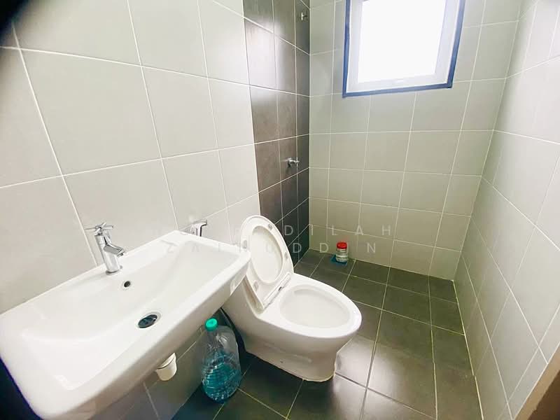 Semi-Detached House for Sale in Shah Alam (Selangor) - NORFADILAH ZAINUDDIN - Bathroom - PropertyGuru.com.my