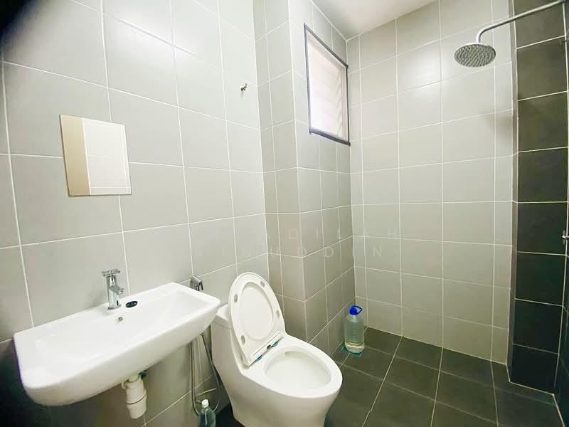 Semi-Detached House for Sale in Shah Alam (Selangor) - NORFADILAH ZAINUDDIN - Bathroom - PropertyGuru.com.my