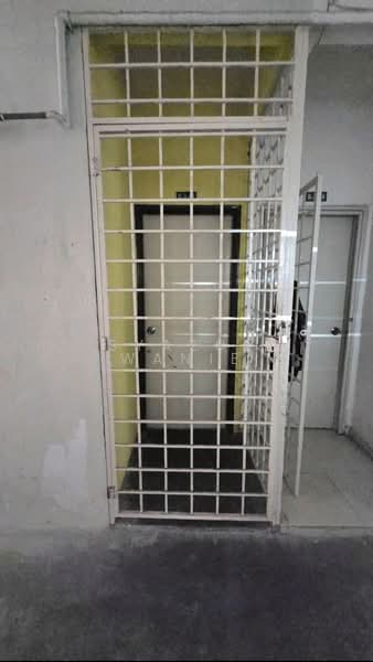 Rumah Flat untuk Dijual di Sri Begonia - Syazue Wanie - Corridor - PropertyGuru.com.my