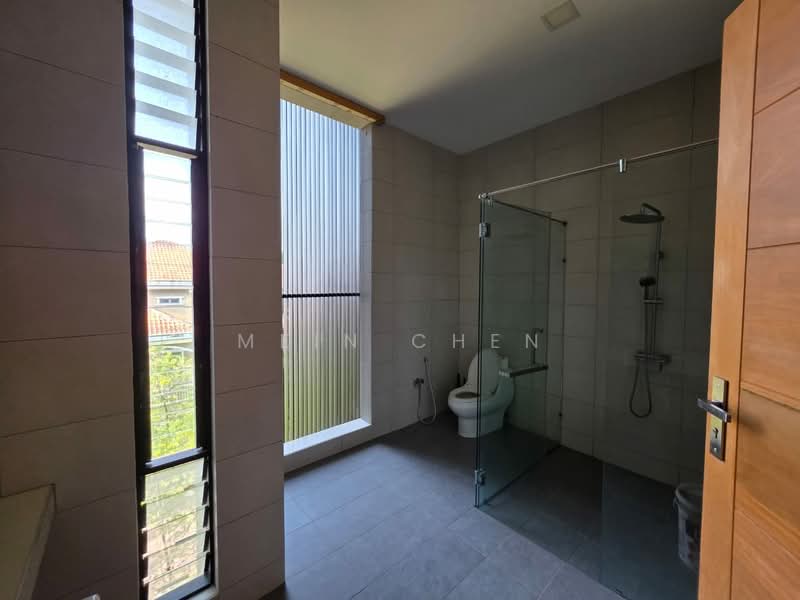 Bungalow House for Sale in Saujana Impian (Kajang) - Mein Chen - Bathroom - PropertyGuru.com.my