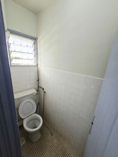 Pangsapuri untuk Disewa di Segar Apartments - Frankie Ong - Bathroom - PropertyGuru.com.my