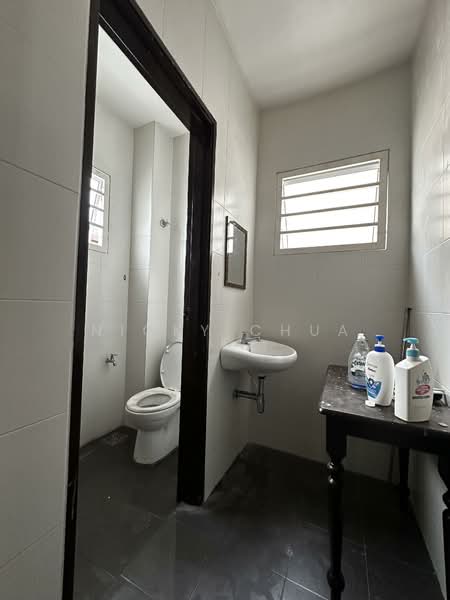 2-storey Terraced House for Sale in Seremban (Negeri Sembilan) - Nicky Chua - Bathroom - PropertyGuru.com.my