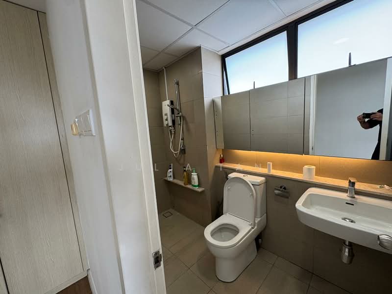 Condominium for Rent at The WaterEdge (Pinggiran Air) - Julia Tan - Bathroom - PropertyGuru.com.my