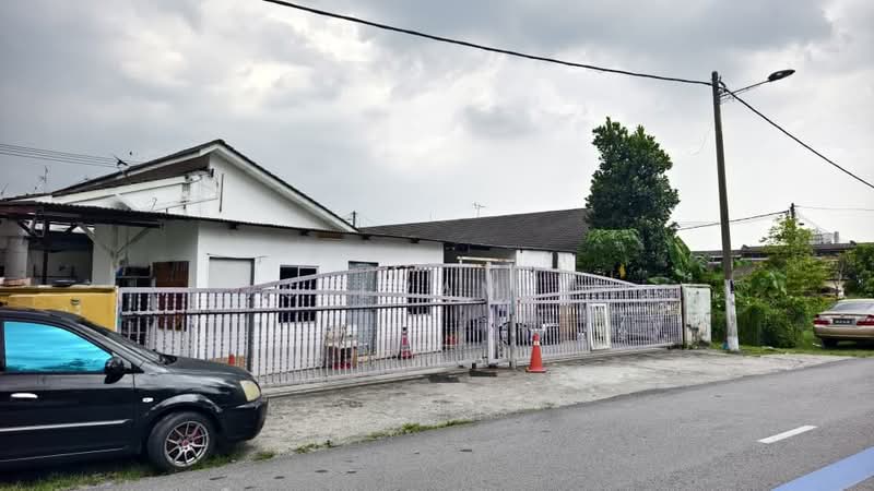 1-storey Terraced House for Sale in Taman Rakan (Kajang) - Selvam . - Exterior - PropertyGuru.com.my