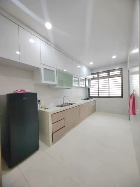 2-storey Terraced House for Rent in Taman Sutera Utama (Skudai) - Rain Ng - Kitchen - PropertyGuru.com.my