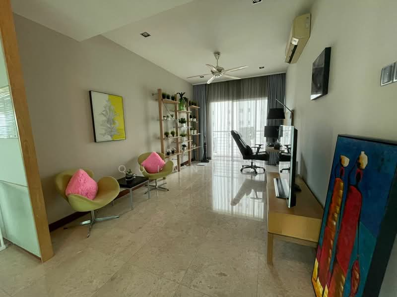 Kondominium untuk Dijual di 11 Gurney Drive - Quinn Beh - Living Room - PropertyGuru.com.my