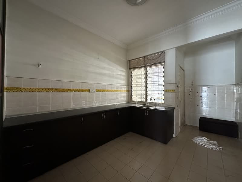 2-storey Terraced House for Sale in Bandar Mahkota Cheras (Cheras) - Lewis Tam - Kitchen - PropertyGuru.com.my