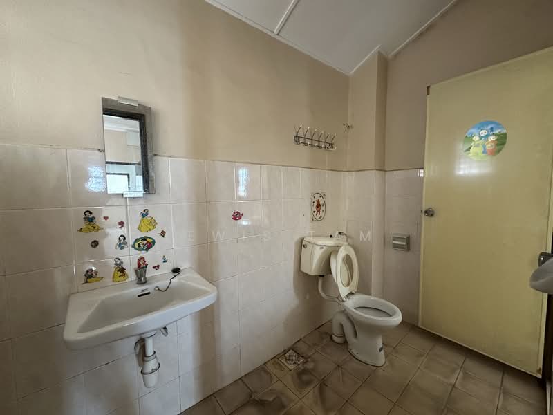 2-storey Terraced House for Sale in Bandar Mahkota Cheras (Cheras) - Lewis Tam - Bathroom - PropertyGuru.com.my