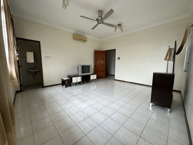 2-storey Terraced House for Sale in Bandar Mahkota Cheras (Cheras) - Lewis Tam - Living Room - PropertyGuru.com.my