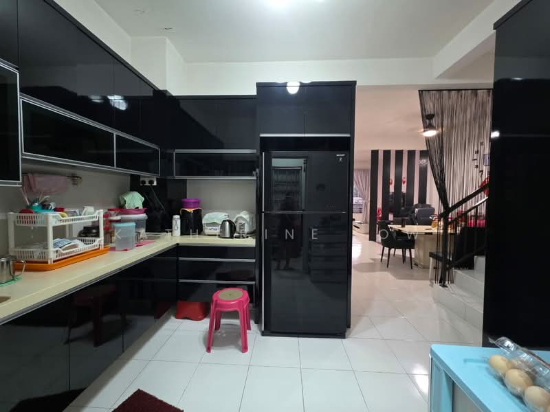 Rumah Teres 2 Tingkat untuk Dijual di Setia Tropika (Johor Bahru) - Katherine Low - Kitchen - PropertyGuru.com.my