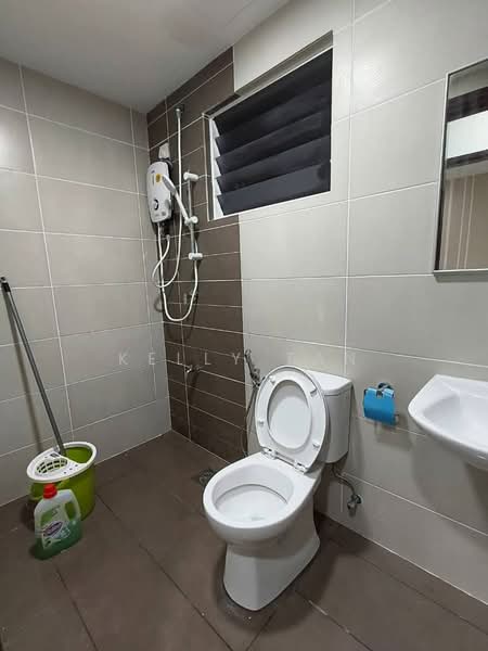 Condominium for Rent at Paraiso Residence @ The Earth - Kelly Tan - Bathroom - PropertyGuru.com.my