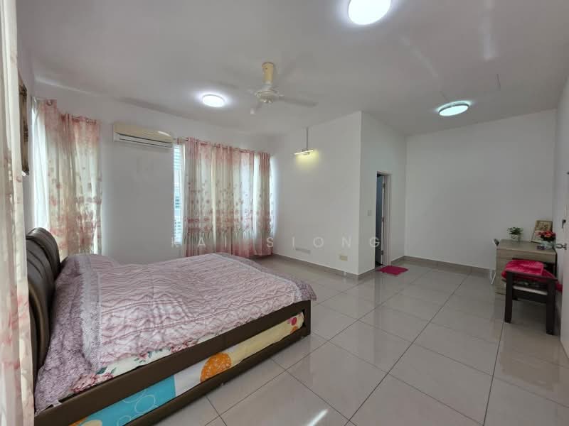 Cluster House for Sale in Johor Bahru (Johor) - Kai Siong - Master Bedroom - PropertyGuru.com.my