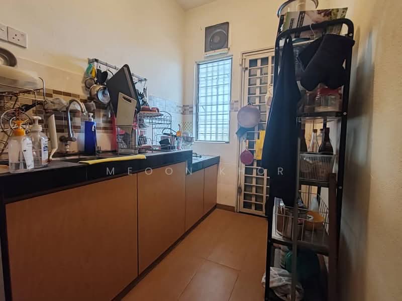 2-storey Terraced House for Rent in Taman Kundang Jaya (Rawang) - Meoon Khor - Kitchen - PropertyGuru.com.my