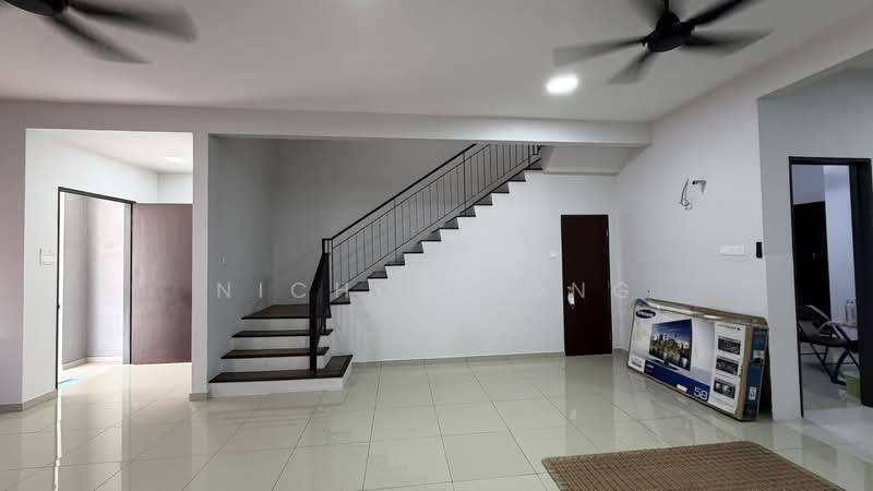 Rumah Teres untuk Dijual di Semenyih (Selangor) - Nichole Ong - Living Room - PropertyGuru.com.my