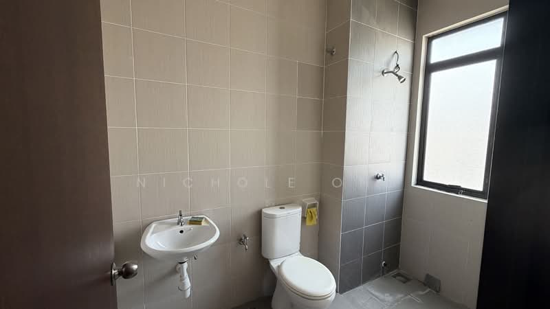 Rumah Teres untuk Dijual di Semenyih (Selangor) - Nichole Ong - Bathroom - PropertyGuru.com.my