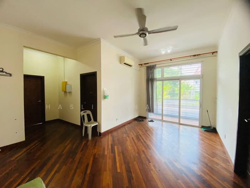 Semi-Detached House for Sale in Shah Alam (Selangor) - Hasliza Hassan - Living Room - PropertyGuru.com.my