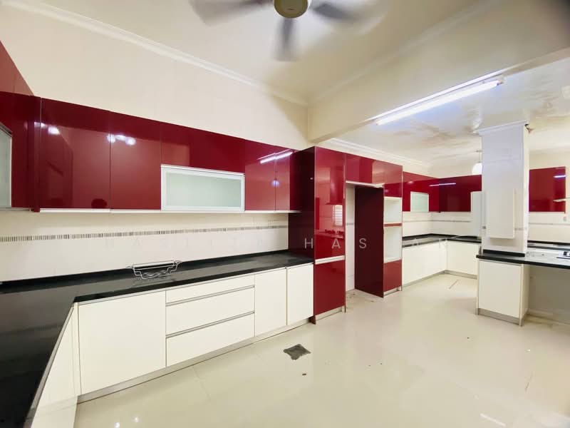 Semi-Detached House for Sale in Shah Alam (Selangor) - Hasliza Hassan - Kitchen - PropertyGuru.com.my