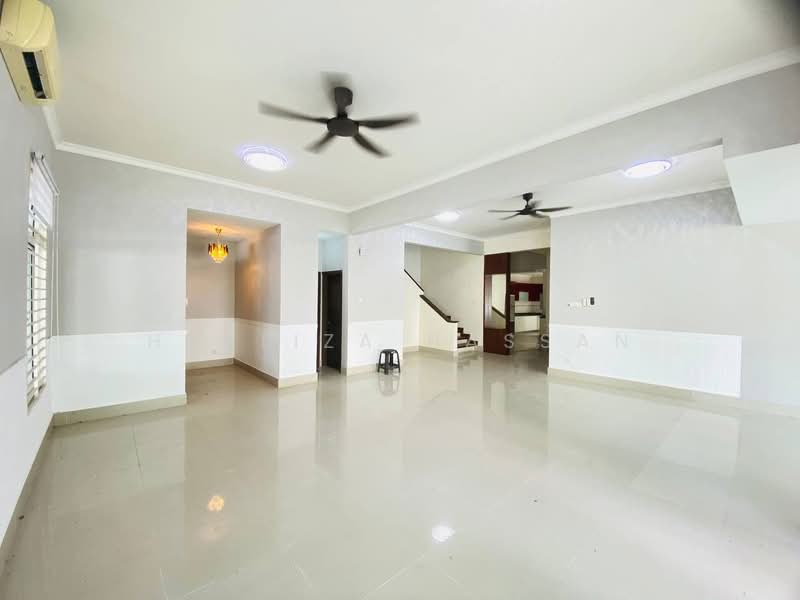 Semi-Detached House for Sale in Shah Alam (Selangor) - Hasliza Hassan - Living Room - PropertyGuru.com.my