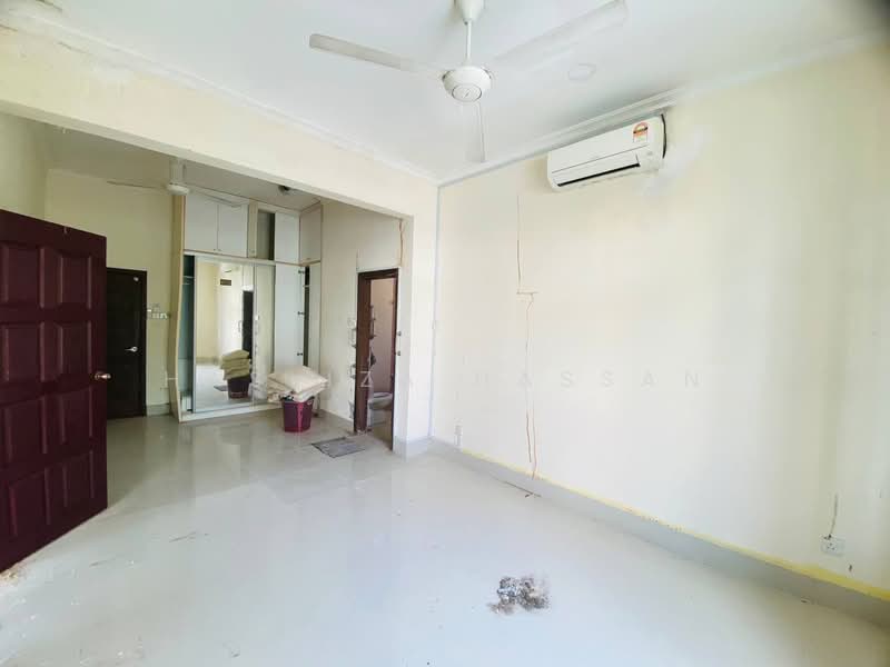 Semi-Detached House for Sale in Shah Alam (Selangor) - Hasliza Hassan - Interior - PropertyGuru.com.my